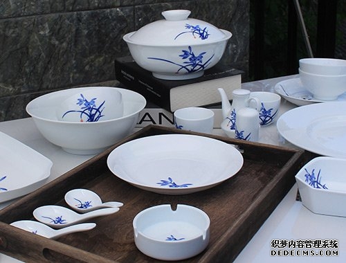 66头兰香四溢釉中青花中餐具