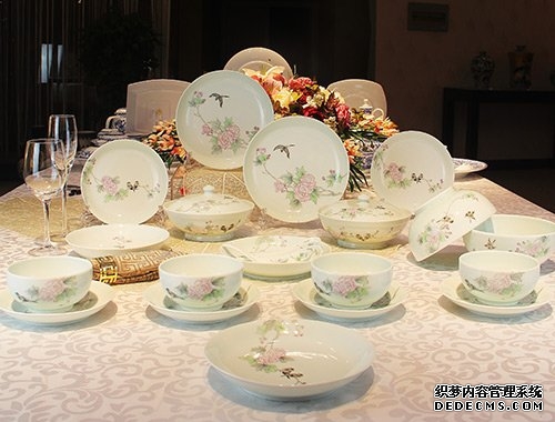 38头全手工青釉芙蓉私语中餐具