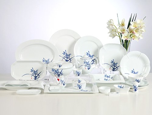 多头兰香四溢釉中青花中餐具