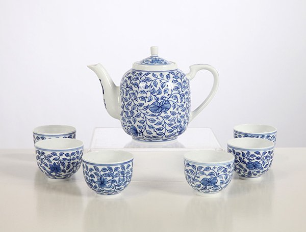 7头手绘青花缠枝莲茶具