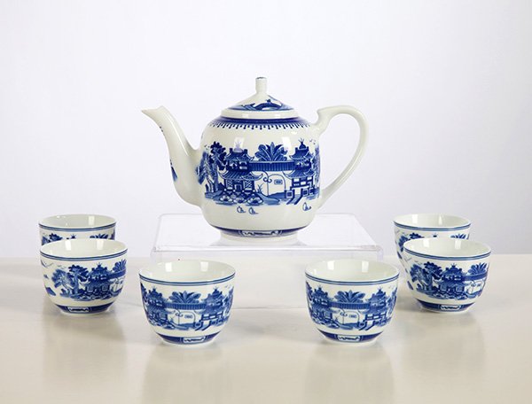 7头釉中彩青花梧桐茶具